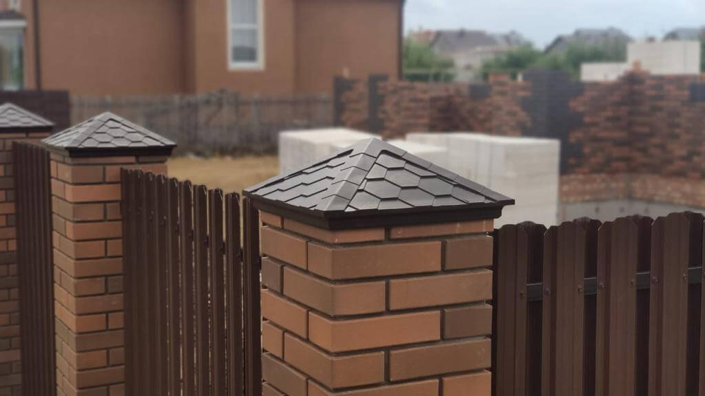 Колпак Zking Эверест Коричневый на столб 1.5х1.5 кирпича (390х390мм) в Тихвине фото