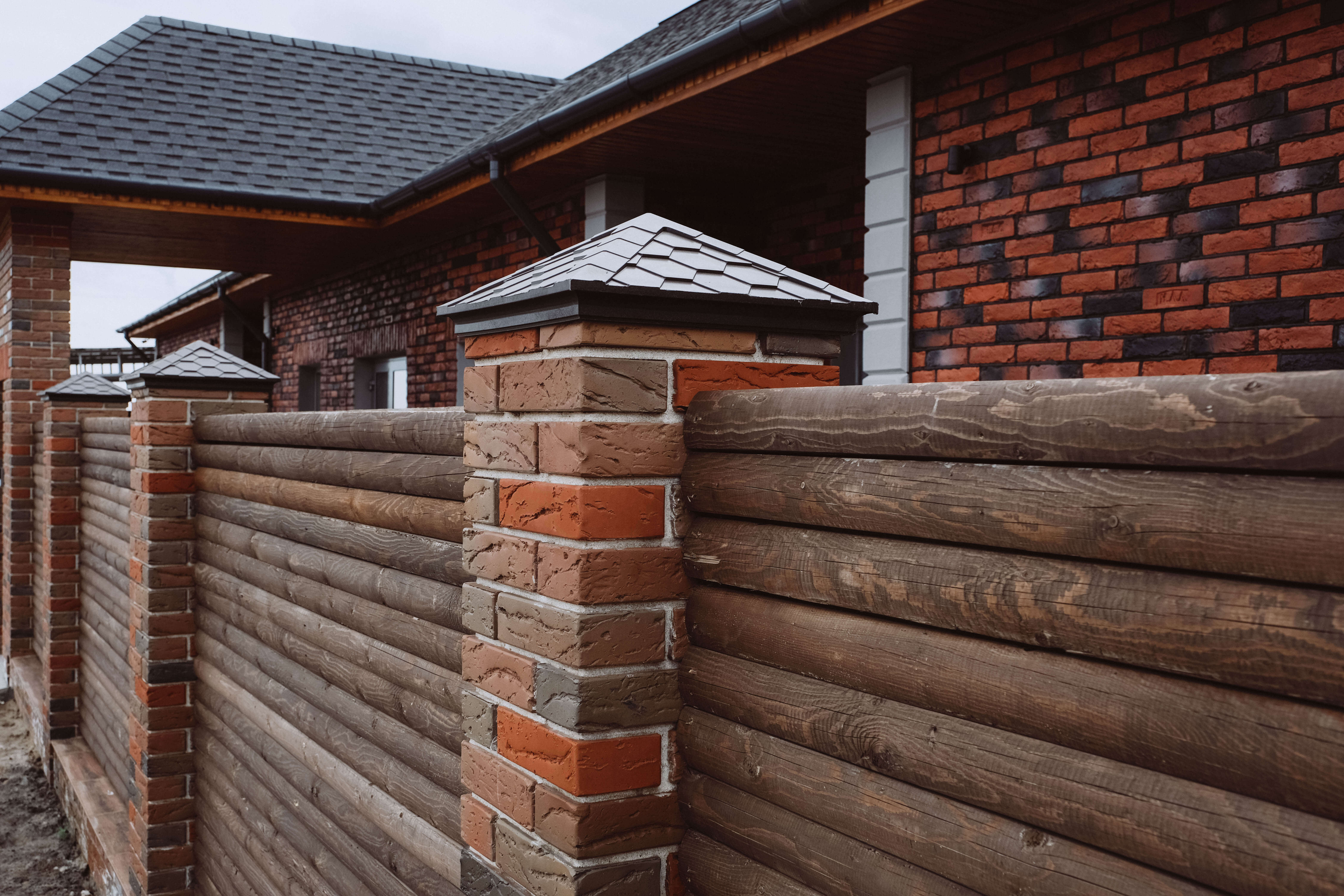 Колпак Zking Эверест Коричневый на столб 1.5х1.5 кирпича (390х390мм) в Тихвине фото