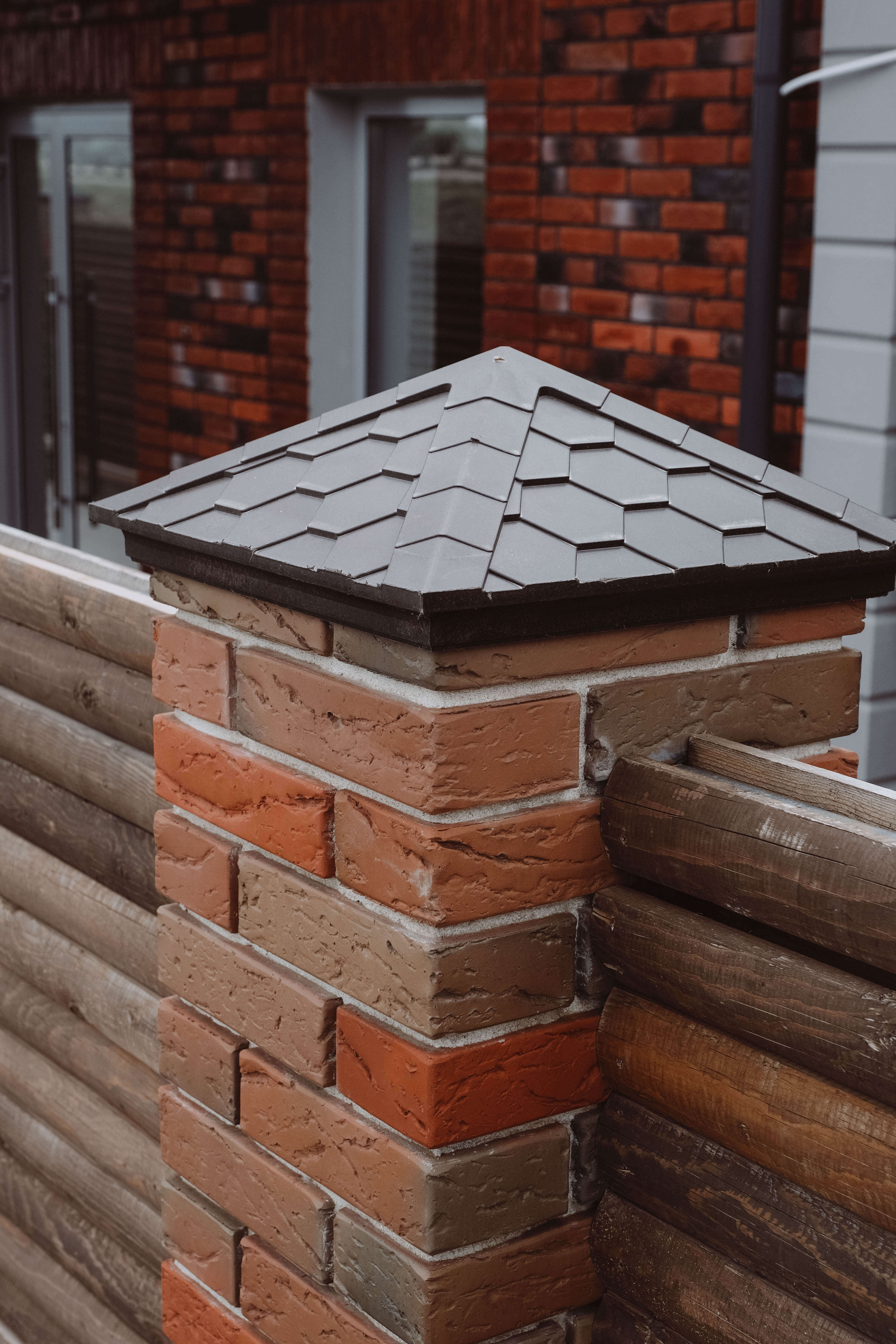 Колпак Zking Эверест Коричневый на столб 1.5х1.5 кирпича (390х390мм) в Тихвине фото