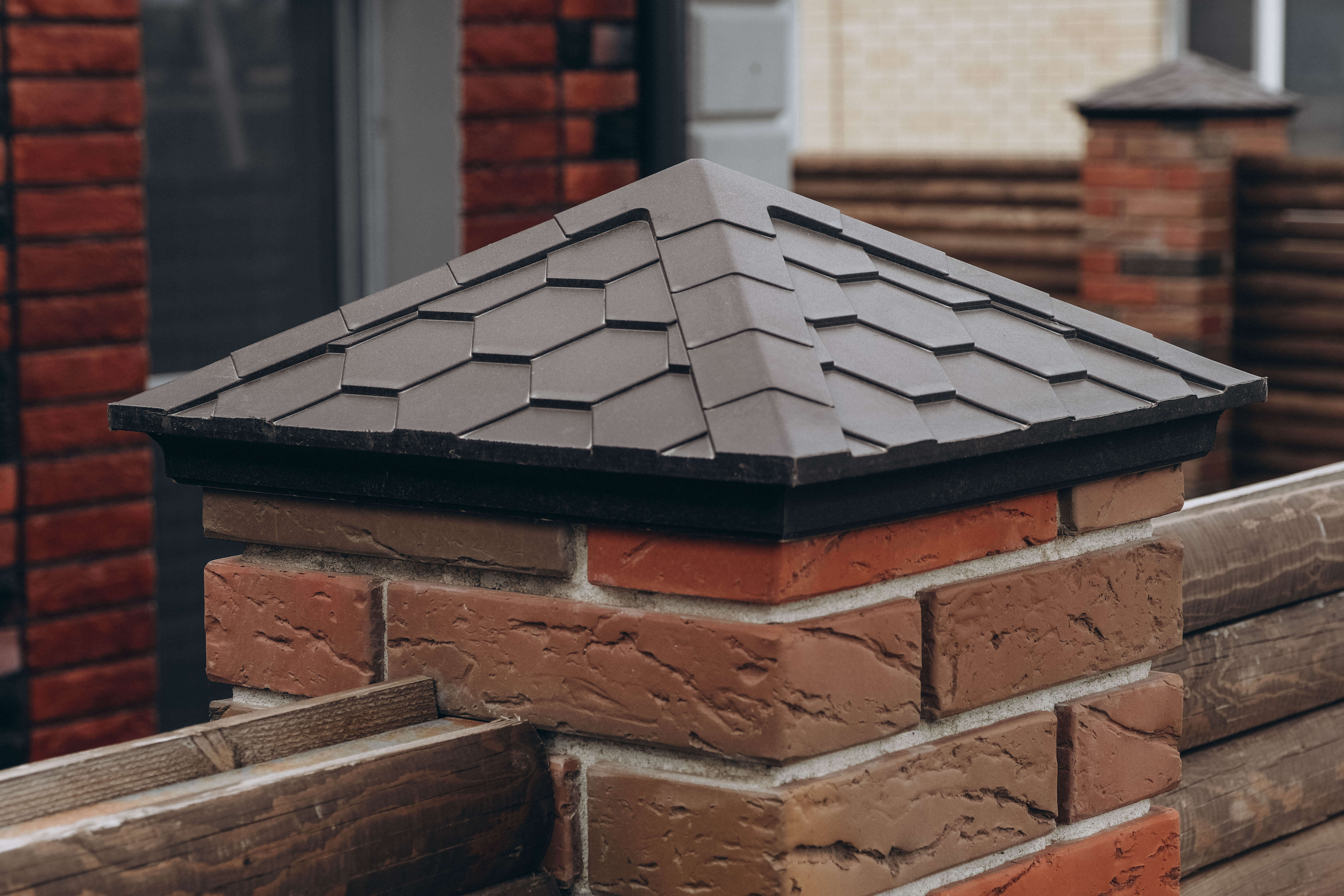 Колпак Zking Эверест Коричневый на столб 1.5х1.5 кирпича (390х390мм) в Тихвине фото